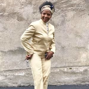 Meet your Posher, Laura